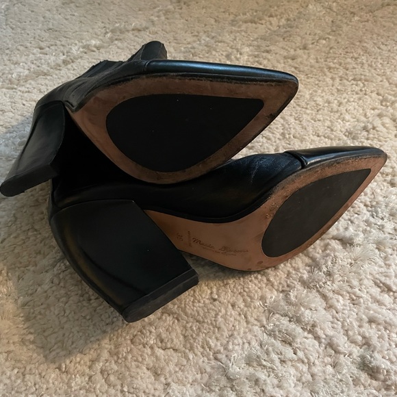 🛒 LAST CALL‼️ Maria Broton Tobillo Booties - Picture 4 of 6
